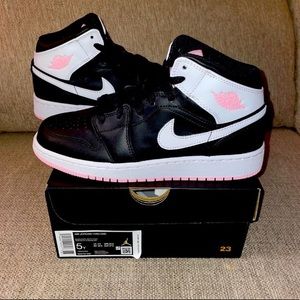 Shop here 🤍☠️